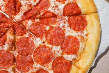 Cheese and pepperoni pizza.